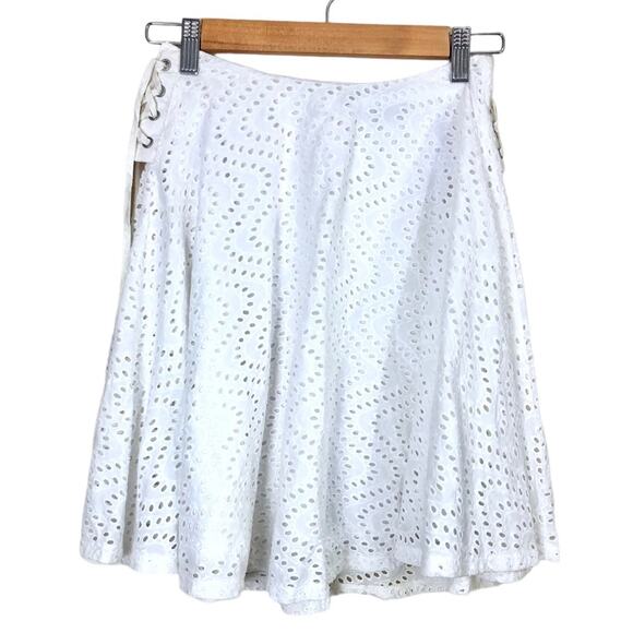Express White Cotton Eyelet Lace Up A-line Mini Skirt Size 0 - Picture 1 of 7